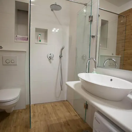 In Bidol Mit Eigenem Balkon By Interhome מאקרסקה