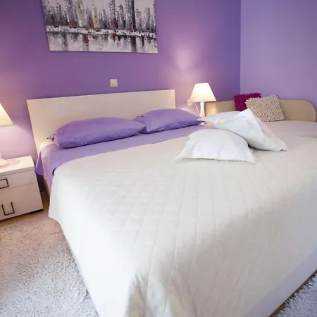 In Bidol Mit Eigenem Balkon By Interhome * 마카르스카