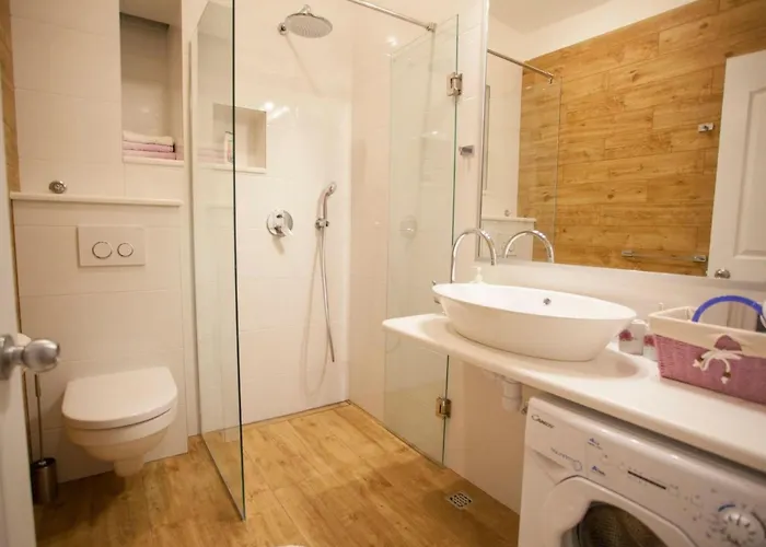 In Bidol Mit Eigenem Balkon By Interhome * 마카르스카