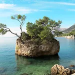 In Bidol Mit Eigenem Balkon By Interhome Appartamento Makarska
